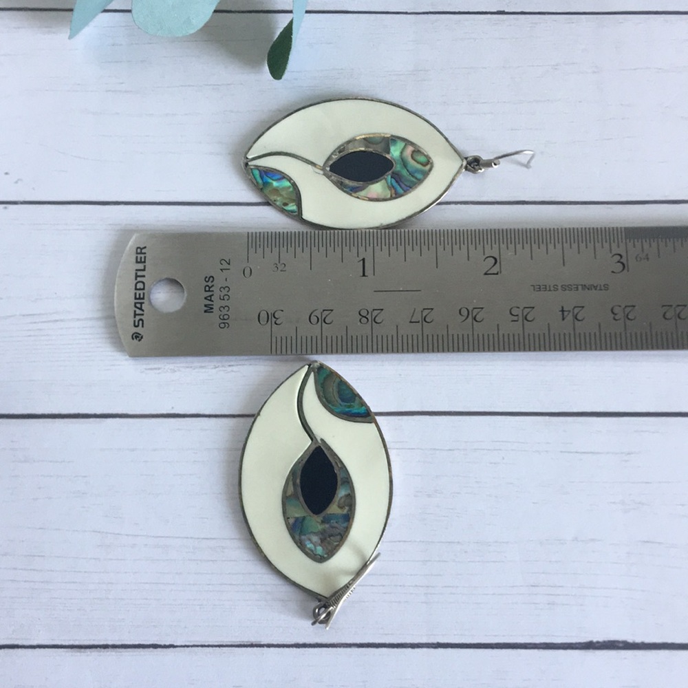 Vintage Alpaca Mexican Silver Inlay French Wire Earrings (Estate Find) - Picture 11 of 12